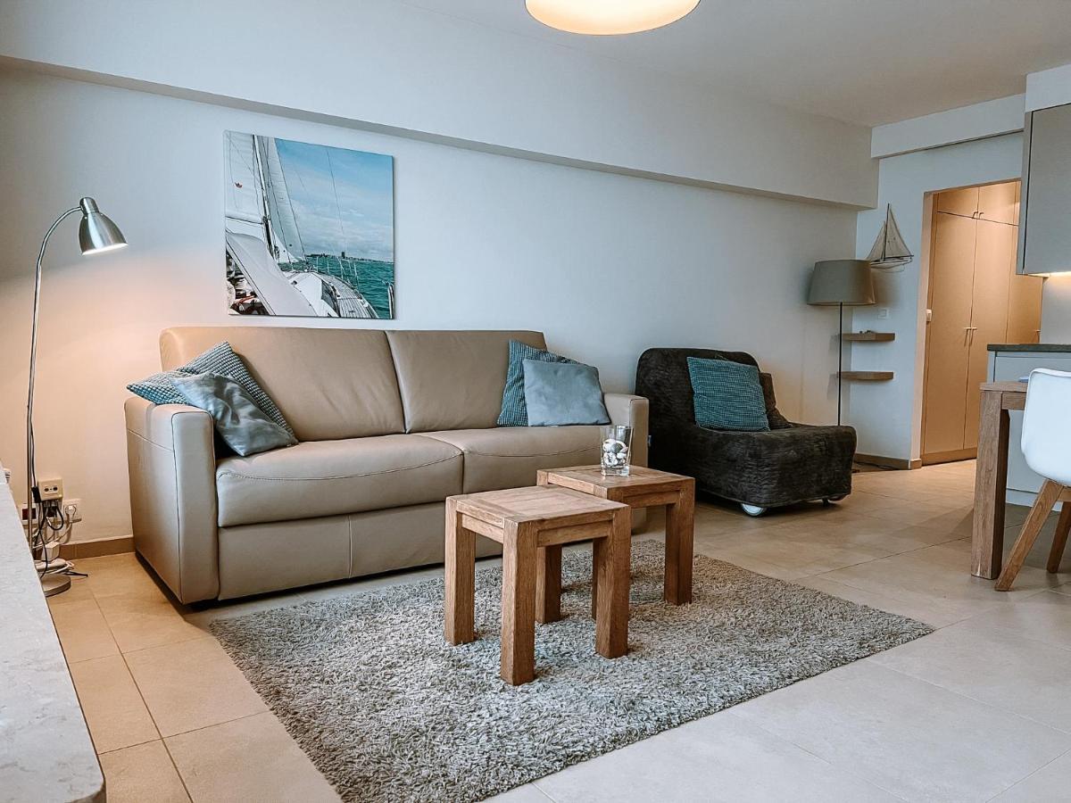 Cosy Studio With Sea View In Oostende Buitenkant foto