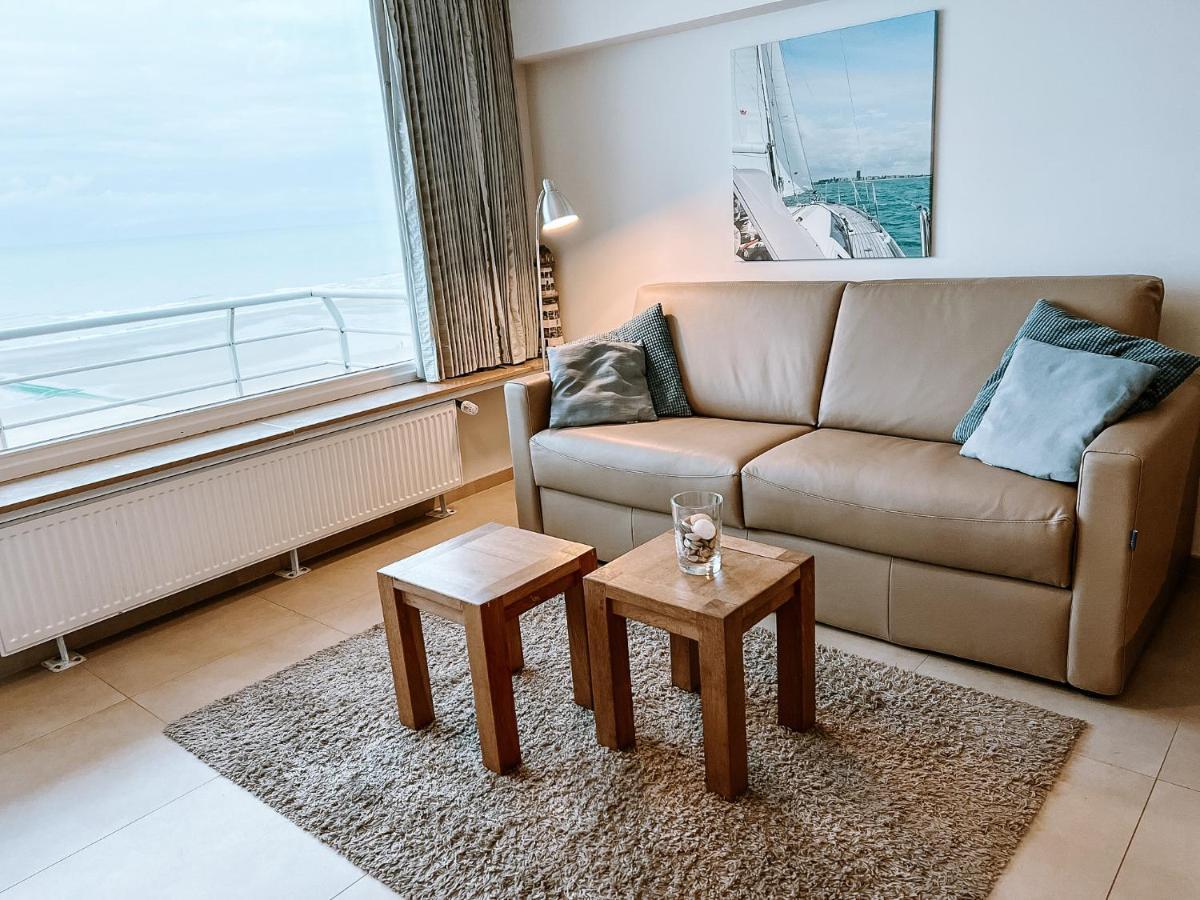 Cosy Studio With Sea View In Oostende Buitenkant foto