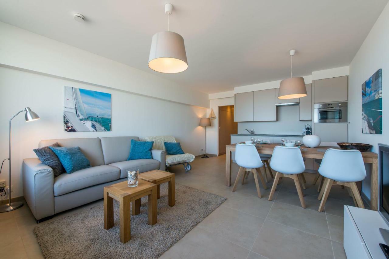 Cosy Studio With Sea View In Oostende Buitenkant foto