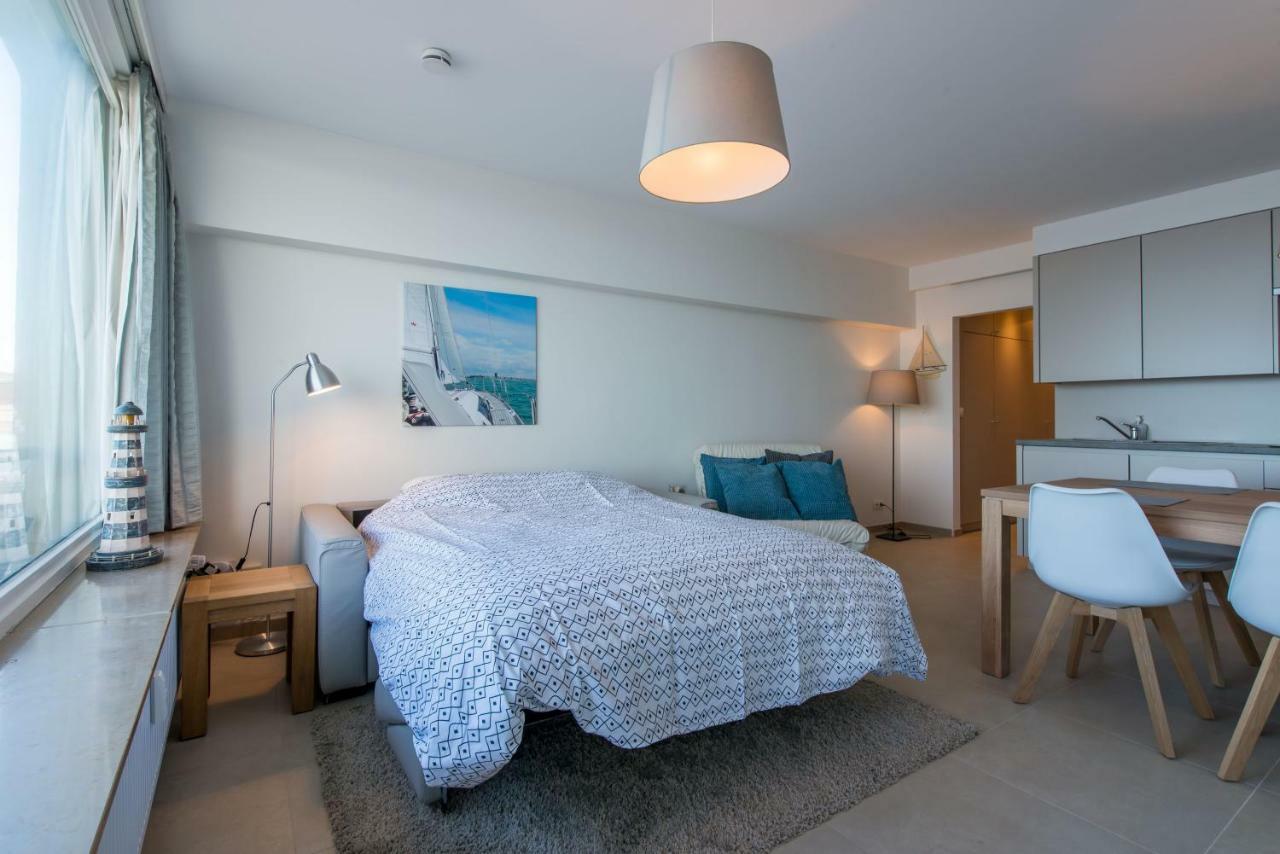 Cosy Studio With Sea View In Oostende Buitenkant foto