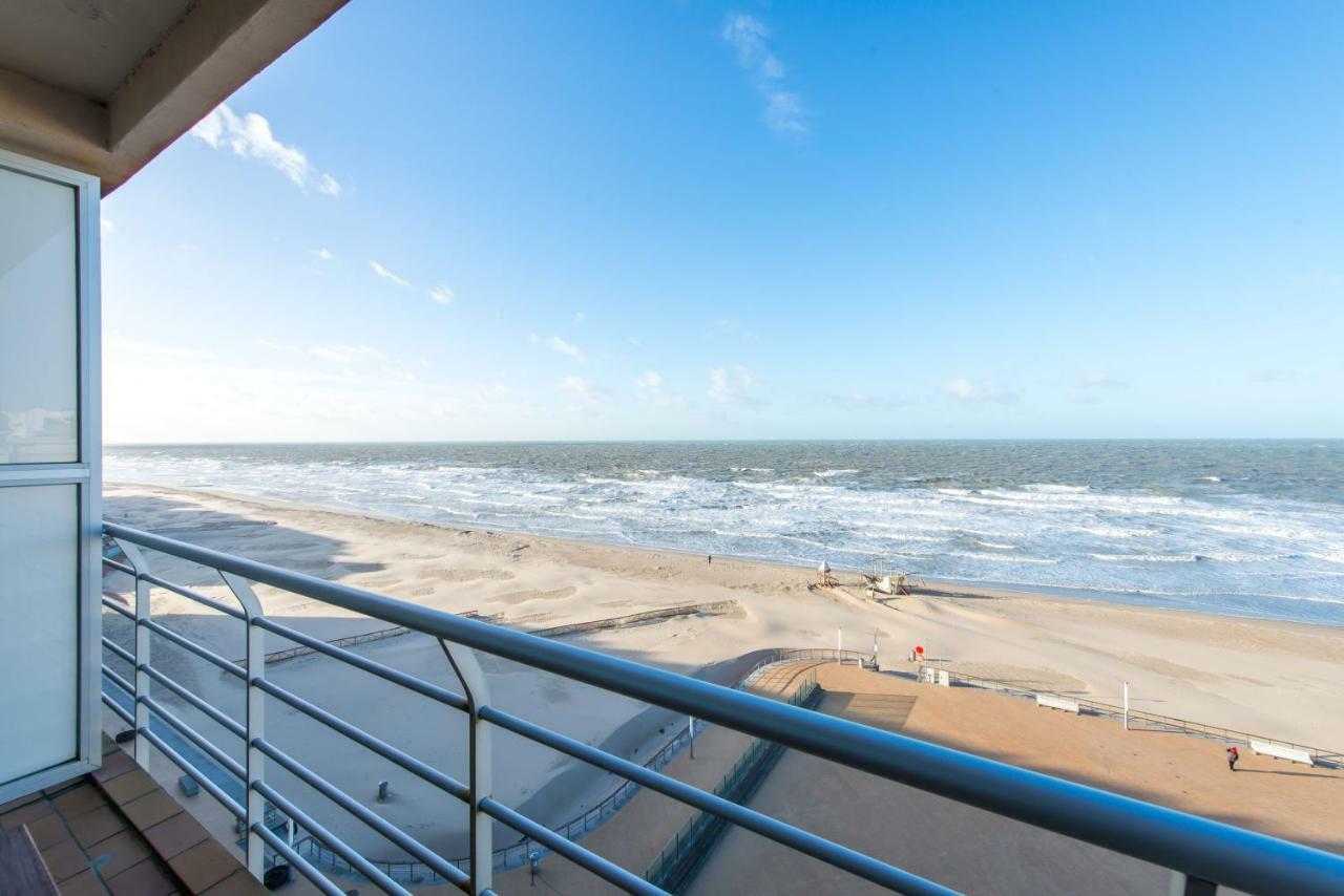 Cosy Studio With Sea View In Oostende Buitenkant foto